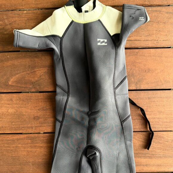 Quicksilver Wetsuit Kids size 6 - Picture 1 of 4